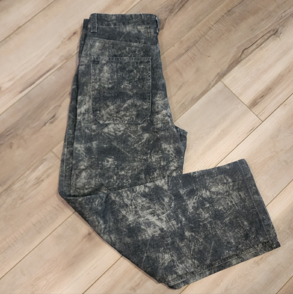 Zara Men's Relaxed Jeans in Black and Gray